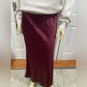 Abercrombie & Fitch  burgundy Maxi Skirt/ Size Medium